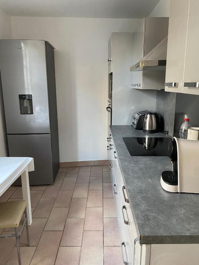 Grand F4 De 71M2 Pour 6 Personnes En Plein Centre Ville Arpajon Exterior foto