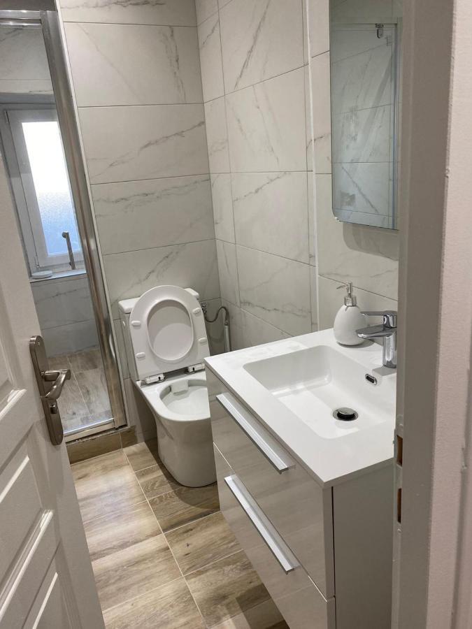 Grand F4 De 71M2 Pour 6 Personnes En Plein Centre Ville Arpajon Exterior foto